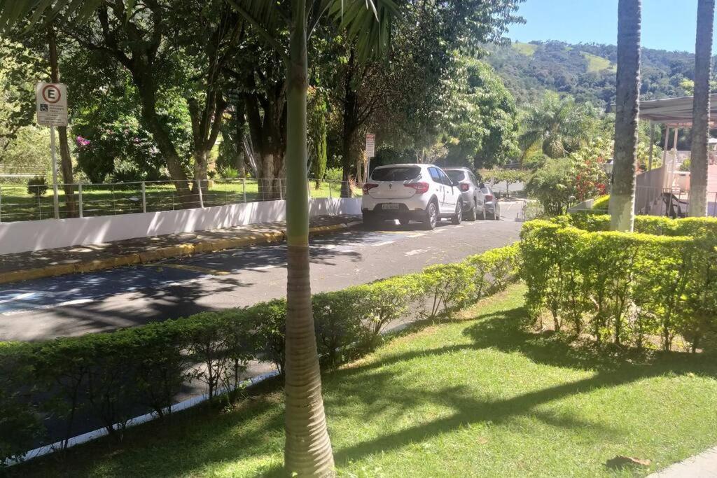 Lindo Flat em Águas de Lindoia Águas de Lindóia Exterior foto